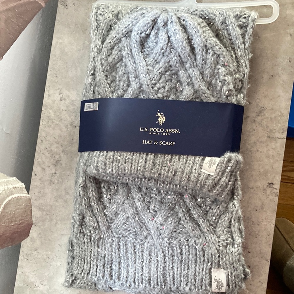 US Polo Assn - NWT-  grey hat and scarf set!